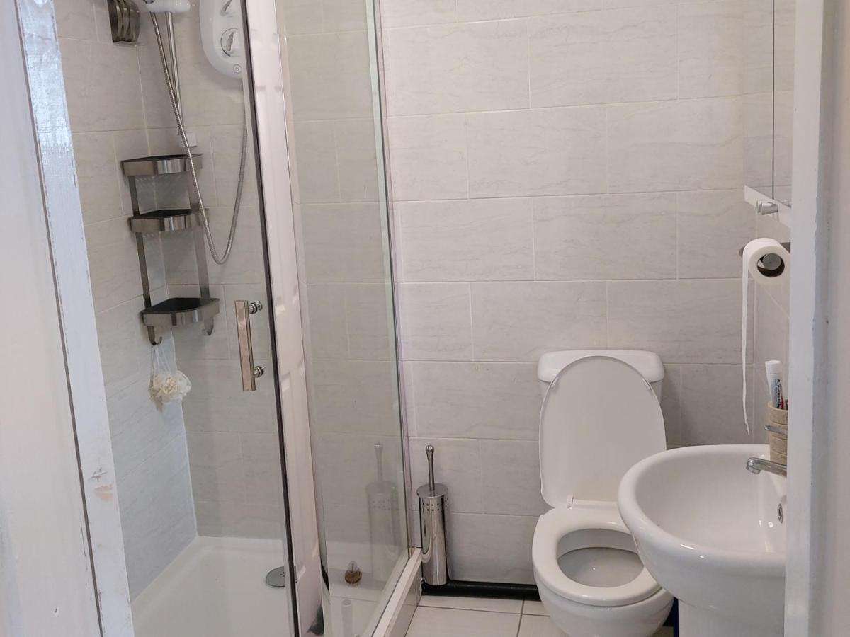Lovely Studio-Flat With Free Parking, Free Wifi. Leeds  Exterior photo
