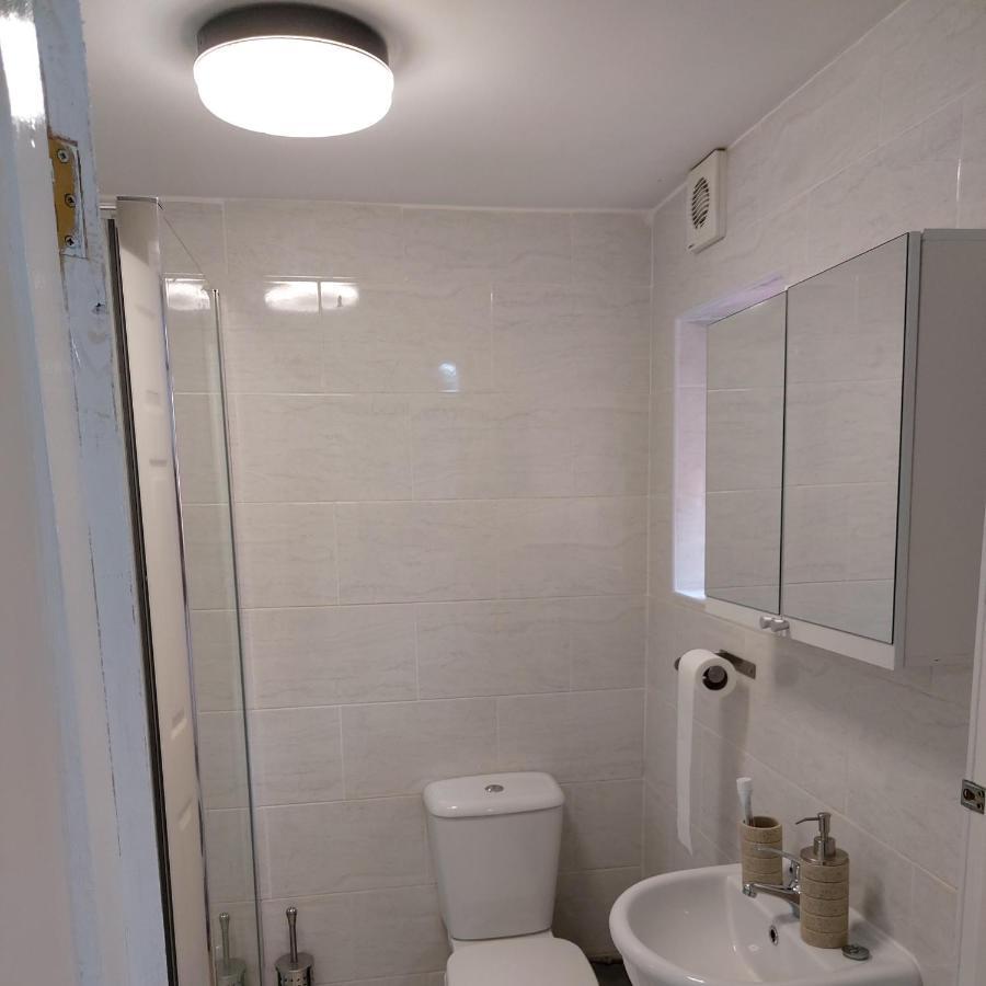 Lovely Studio-Flat With Free Parking, Free Wifi. Leeds  Exterior photo